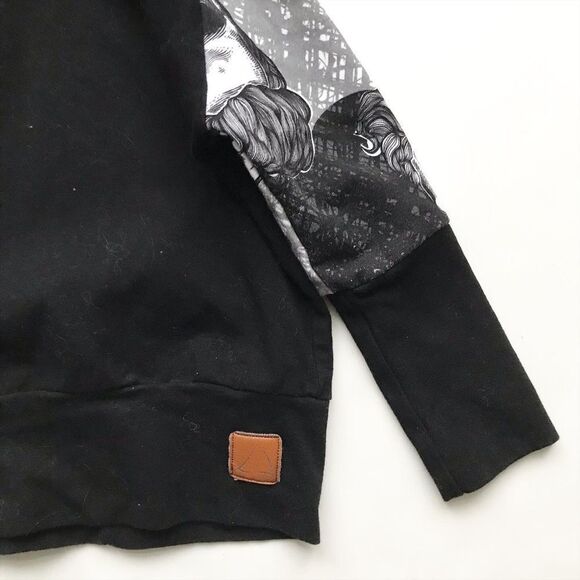 Skull black/gray hoodie EUC 12-18 months - Picture 3 of 4